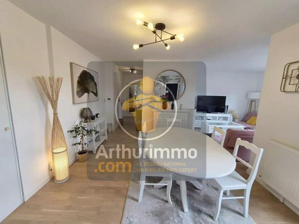 Vente                                                      Appartement
                        
                     4 pièces                      84 m2                     à Ormesson-sur-Marne