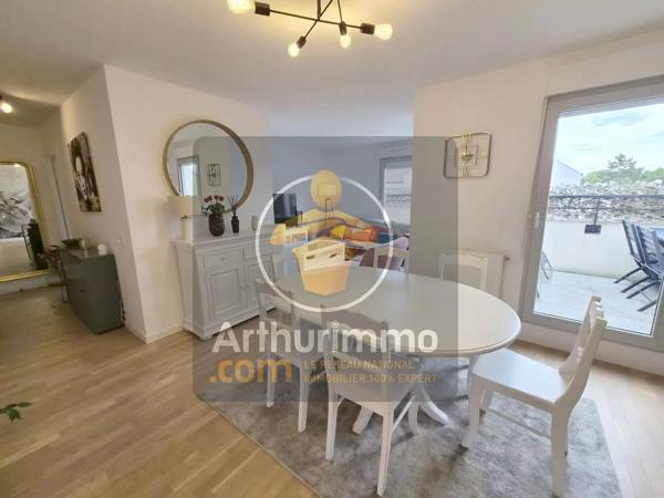 Vente                                                      Appartement
                        
                     4 pièces                      84 m2                     à Ormesson-sur-Marne