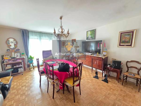 Vente                                                      Maison
                        
                     5 pièces                      91 m2                     à Sarcelles