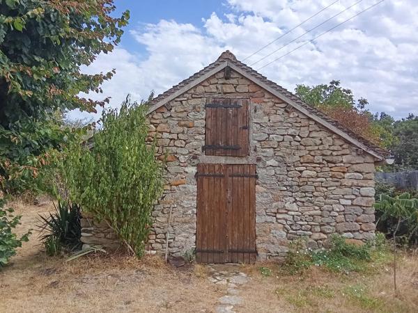 Maison de hameau avec grange, garage et studio