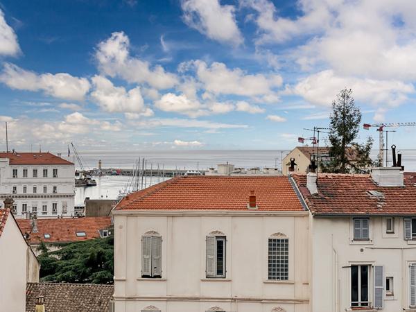 APPARTEMENT 3 PIECES CENTRE CANNES AVEC VUE MER