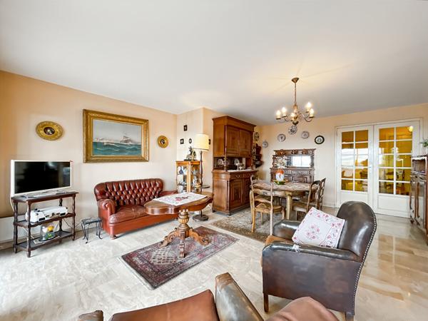 APPARTEMENT 3 PIECES CENTRE CANNES AVEC VUE MER