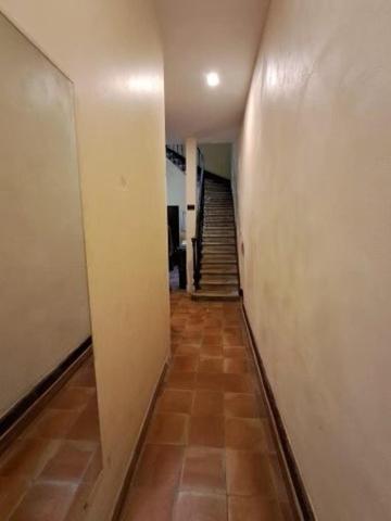 Grande cave dans copropriété sécurisée