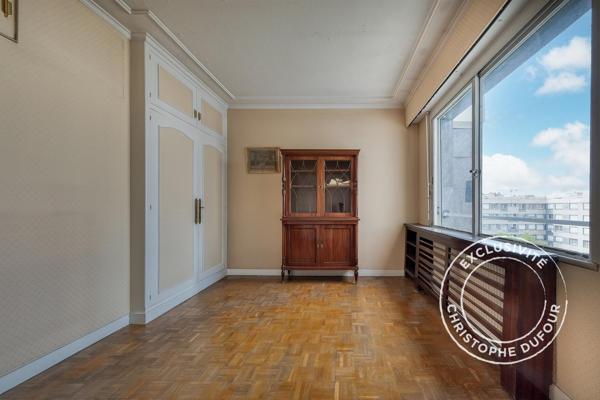 PUTEAUX - Appartement familial de 121 m² au dernier étage avec balcon, box et cave