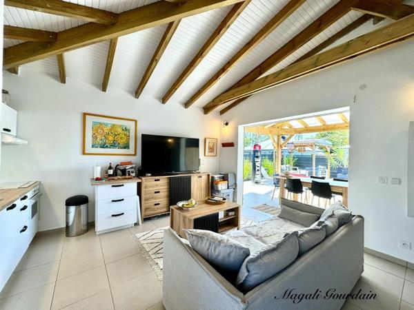 ENSEMBLE DE DEUX VILLAS RECENTES - SAINT FRANCOIS
