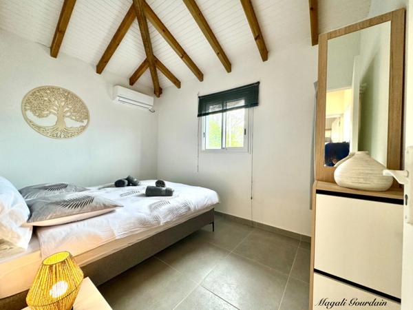 ENSEMBLE DE DEUX VILLAS RECENTES - SAINT FRANCOIS