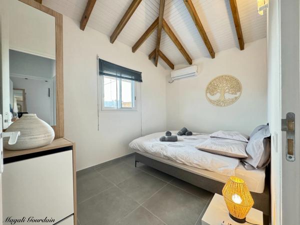 ENSEMBLE DE DEUX VILLAS RECENTES - SAINT FRANCOIS