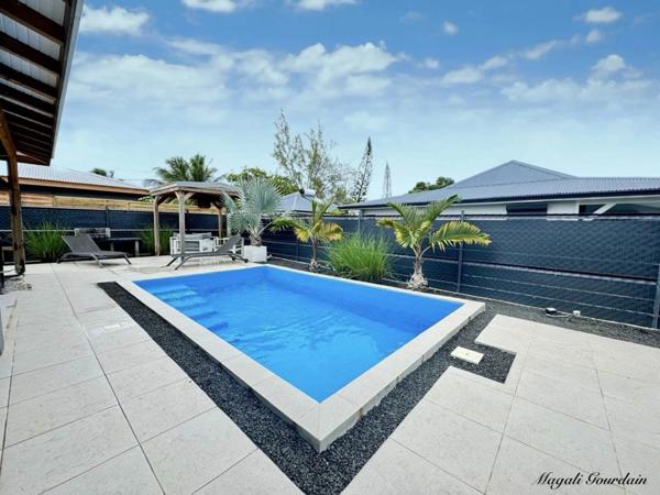 ENSEMBLE DE DEUX VILLAS RECENTES - SAINT FRANCOIS