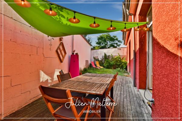 SAINT ETIENNE (42) - Exceptionnel LOFT en triplex de 265 m² avec 7 chambres, bureau, terrasse avec jardin et 2 garages