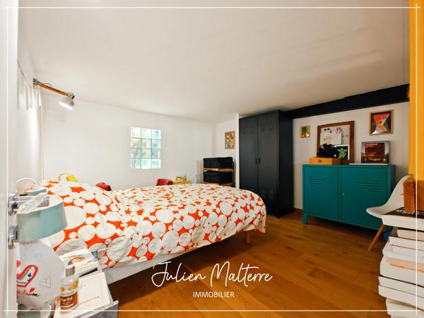 SAINT ETIENNE (42) - Exceptionnel LOFT en triplex de 265 m² avec 7 chambres, bureau, terrasse avec jardin et 2 garages