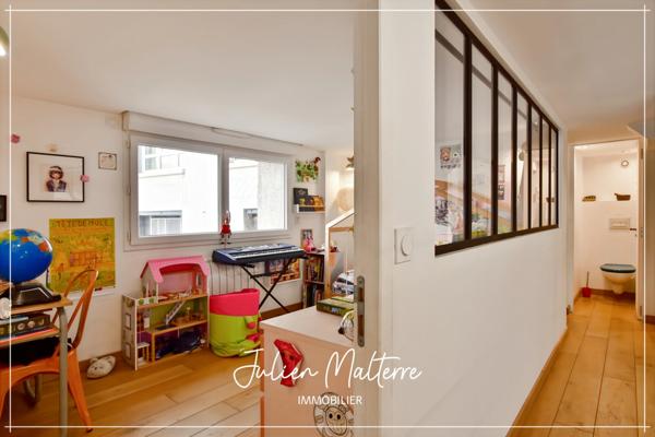SAINT ETIENNE (42) - Exceptionnel LOFT en triplex de 265 m² avec 7 chambres, bureau, terrasse avec jardin et 2 garages