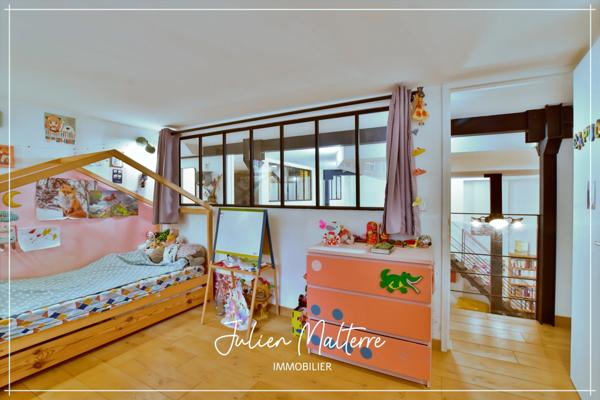 SAINT ETIENNE (42) - Exceptionnel LOFT en triplex de 265 m² avec 7 chambres, bureau, terrasse avec jardin et 2 garages
