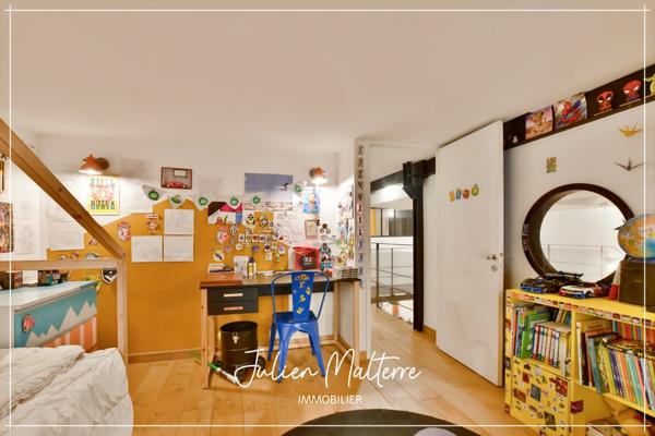 SAINT ETIENNE (42) - Exceptionnel LOFT en triplex de 265 m² avec 7 chambres, bureau, terrasse avec jardin et 2 garages