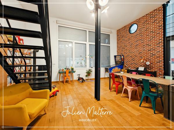 SAINT ETIENNE (42) - Exceptionnel LOFT en triplex de 265 m² avec 7 chambres, bureau, terrasse avec jardin et 2 garages