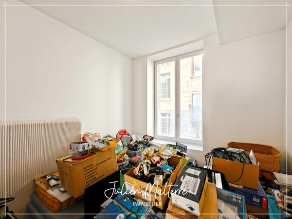 SAINT ETIENNE (42) - Exceptionnel LOFT en triplex de 265 m² avec 7 chambres, bureau, terrasse avec jardin et 2 garages