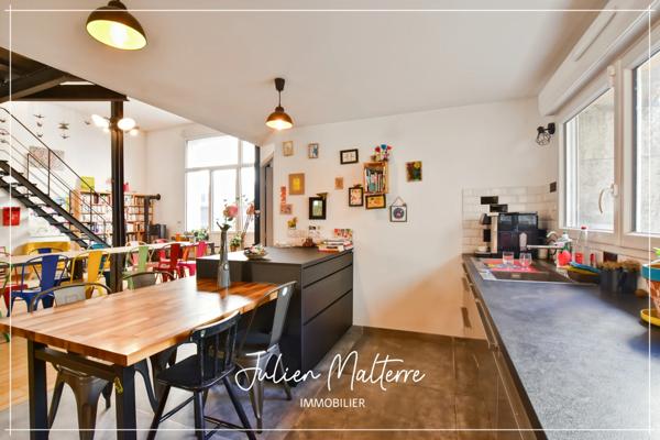 SAINT ETIENNE (42) - Exceptionnel LOFT en triplex de 265 m² avec 7 chambres, bureau, terrasse avec jardin et 2 garages