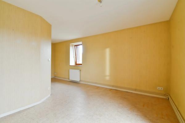 Immeuble à vendre HURIEL (03) Grande maison avec deux logements