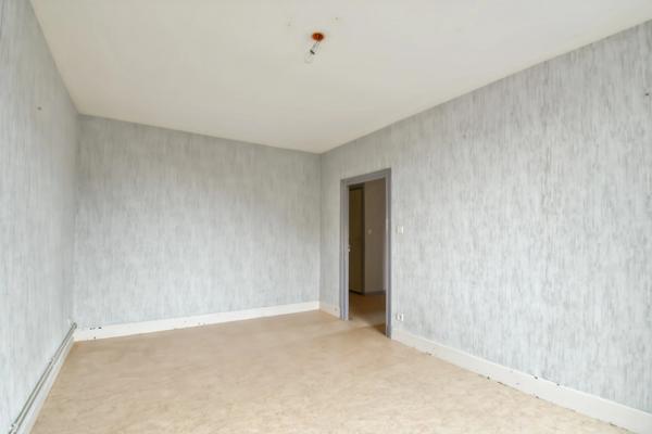 Immeuble à vendre HURIEL (03) Grande maison avec deux logements