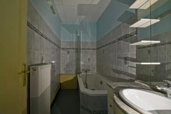 Immeuble à vendre HURIEL (03) Grande maison avec deux logements