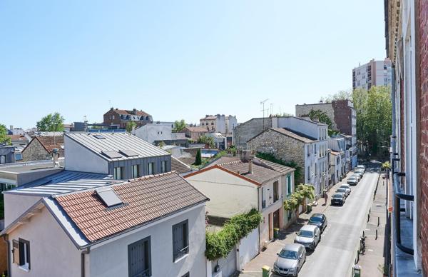 Appartement entièrement rénové situé au calme