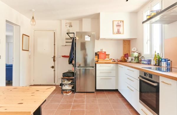 Appartement entièrement rénové situé au calme