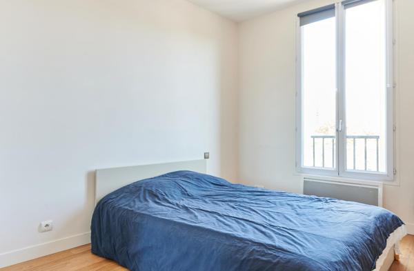 Appartement entièrement rénové situé au calme