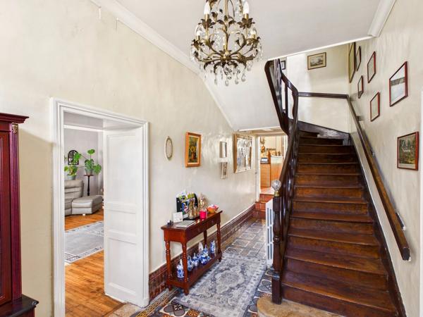 Grande maison avec 8 chambres, à seulement 5 minutes du village pittoresque de Nanteuil en Vallée