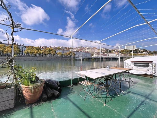 Péniche à rénover – 160m² sur le quai de Serbie, Lyon 6ème