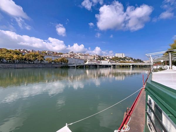 Péniche à rénover – 160m² sur le quai de Serbie, Lyon 6ème