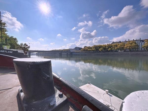 Péniche à rénover – 160m² sur le quai de Serbie, Lyon 6ème