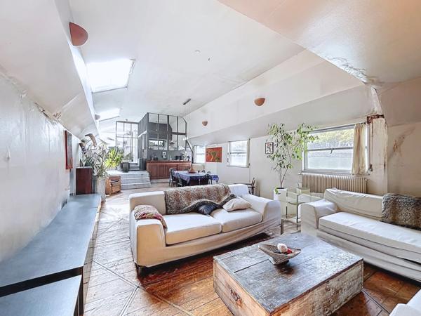 Péniche à rénover – 160m² sur le quai de Serbie, Lyon 6ème