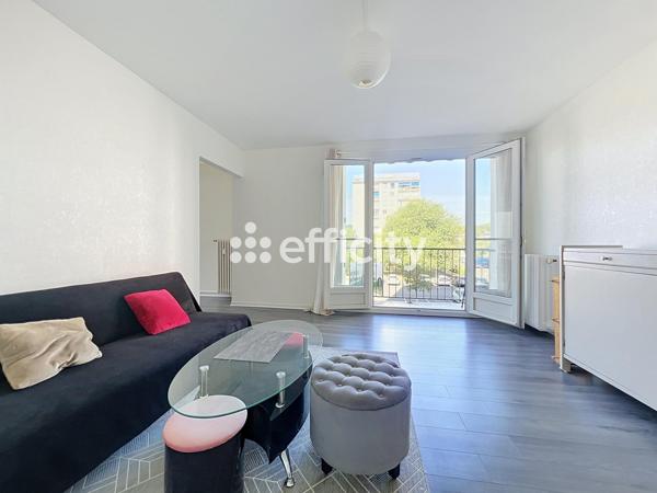 Appartement
         4 pièces
        - 80 m² 149 880 € *