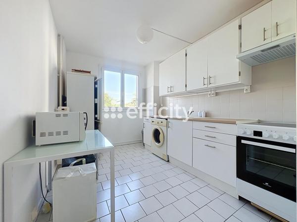 Appartement
         4 pièces
        - 80 m² 149 880 € *