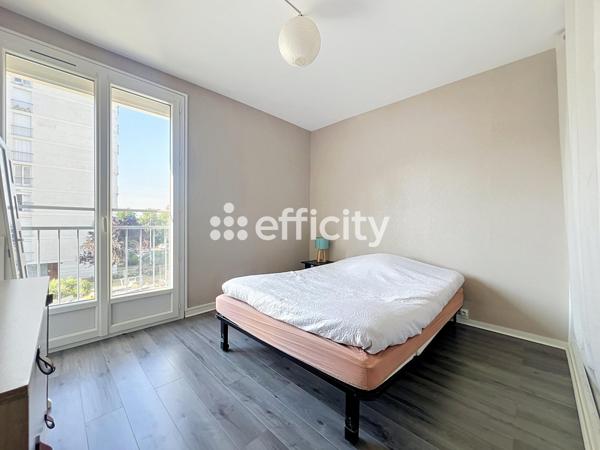 Appartement
         4 pièces
        - 80 m² 149 880 € *
