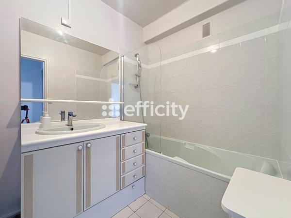 Appartement
         4 pièces
        - 80 m² 149 880 € *