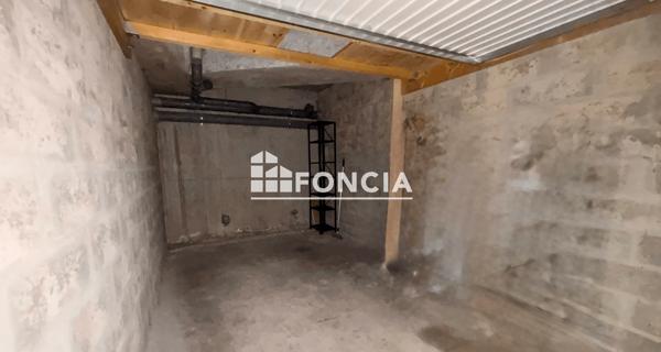 À vendre Parking 13 m² - Trappes 78190