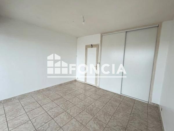 Location Appartement 2 pièces 44.6 m² - 10 AVENUE DU CENTURION Port Camargue 30240