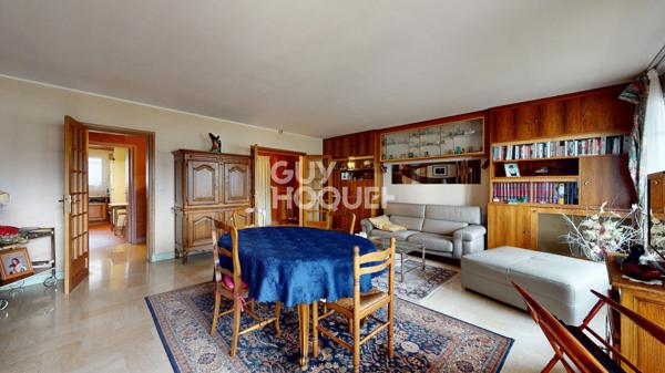 Grand 5 pièces avec balcons et cave dans un quartier recherché