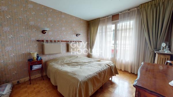 Grand 5 pièces avec balcons et cave dans un quartier recherché