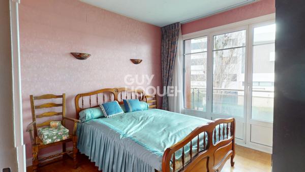 Grand 5 pièces avec balcons et cave dans un quartier recherché