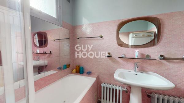 Grand 5 pièces avec balcons et cave dans un quartier recherché