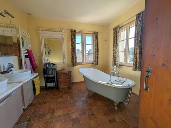 Une heure de Bordeaux - Belle maison économe en énergie avec suites d'invités & petite piscine