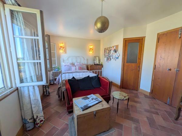 Une heure de Bordeaux - Belle maison économe en énergie avec suites d'invités & petite piscine