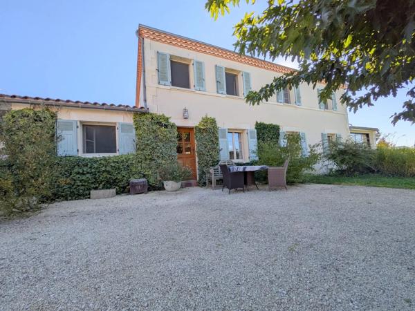 Une heure de Bordeaux - Belle maison économe en énergie avec suites d'invités & petite piscine