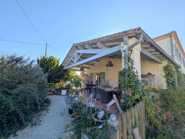 Une heure de Bordeaux - Belle maison économe en énergie avec suites d'invités & petite piscine