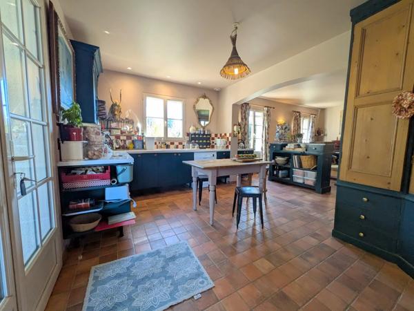 Une heure de Bordeaux - Belle maison économe en énergie avec suites d'invités & petite piscine