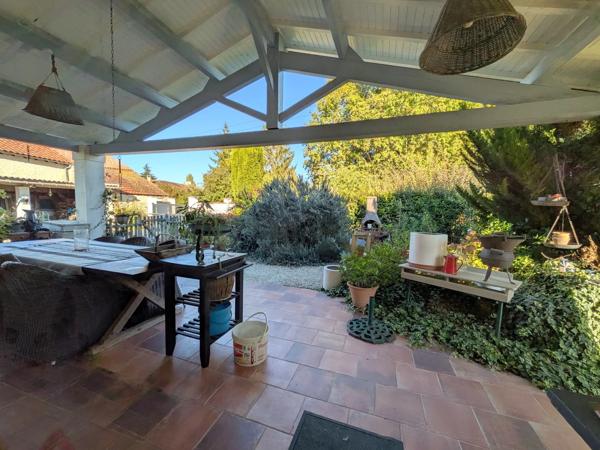 Une heure de Bordeaux - Belle maison économe en énergie avec suites d'invités & petite piscine