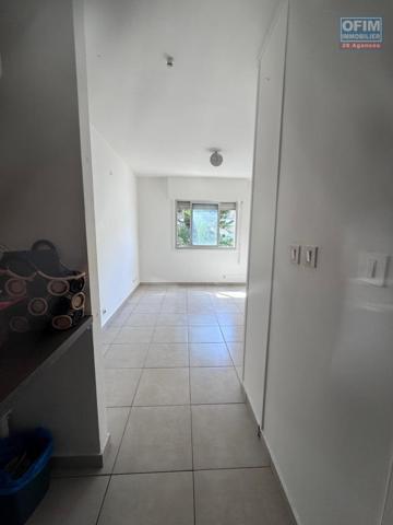 A louer un appartement de type F1 sur la résidence JULIETTE DODU à Saint Denis centre.