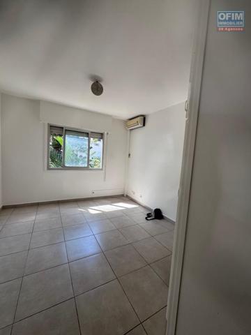 A louer un appartement de type F1 sur la résidence JULIETTE DODU à Saint Denis centre.