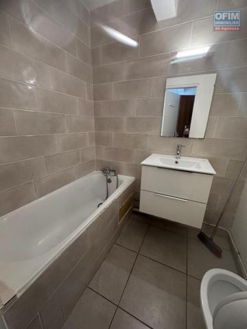 A louer un appartement de type F1 sur la résidence JULIETTE DODU à Saint Denis centre.